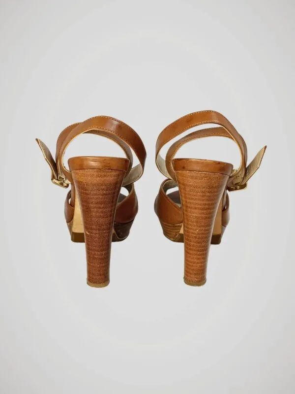 Sandales en cuir marron camel, Paul & Joe Sister, pour femme, taille 37, vue de dos.