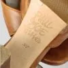Etiquette de la paire de sandales en cuir marron camel, Paul & Joe Sister, pour femme, taille 37.
