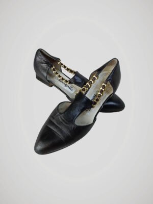 Escarpins type Mary Jane vintage en cuir bleu nuit pour femme, pointure 37, vue de face.