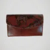 Porte monnaie en cuir marron Vera Pelle, made in Italy, vue de face.