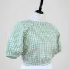 Blouse en coton vichy vert et blanc, pour femme à manches ballons, taille XS à S, vue de côté.