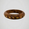 Bracelet jonc en bois marqueté, vintage, vue de face.