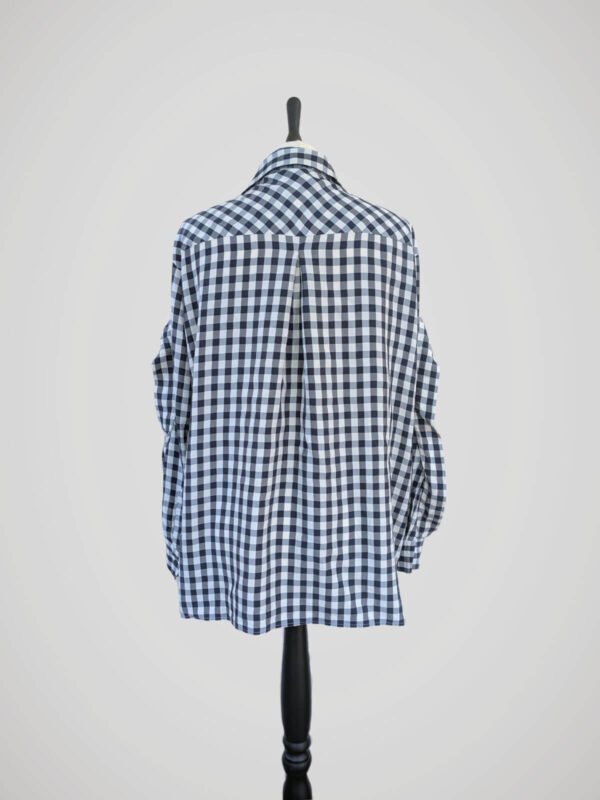 Chemise vichy bleu foncé et blanc, manches longues, griffée Maje, pour femme, taille S à M, vue de dos.
