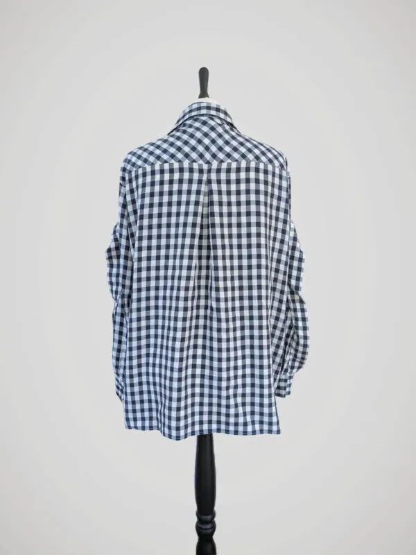 Chemise vichy bleu foncé et blanc, manches longues, griffée Maje, pour femme, taille S à M, vue de dos.