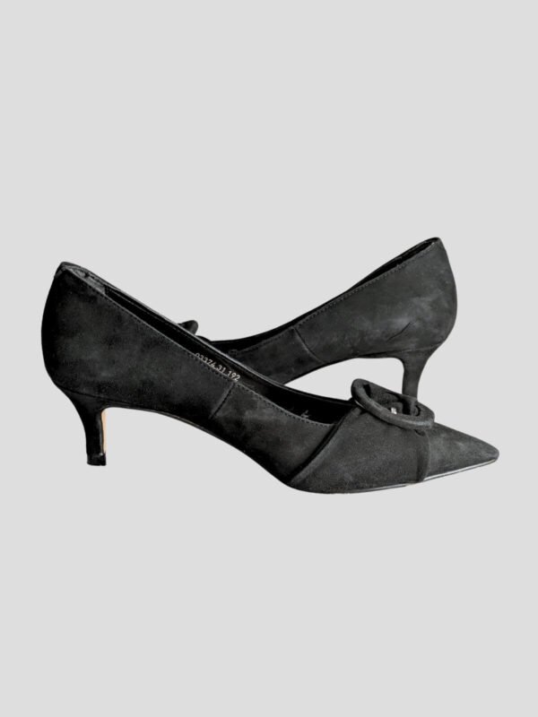 Paire d'escarpins noirs signée Pierre Cardin Diffusion, pour femme, en excellent état, vue de côté.