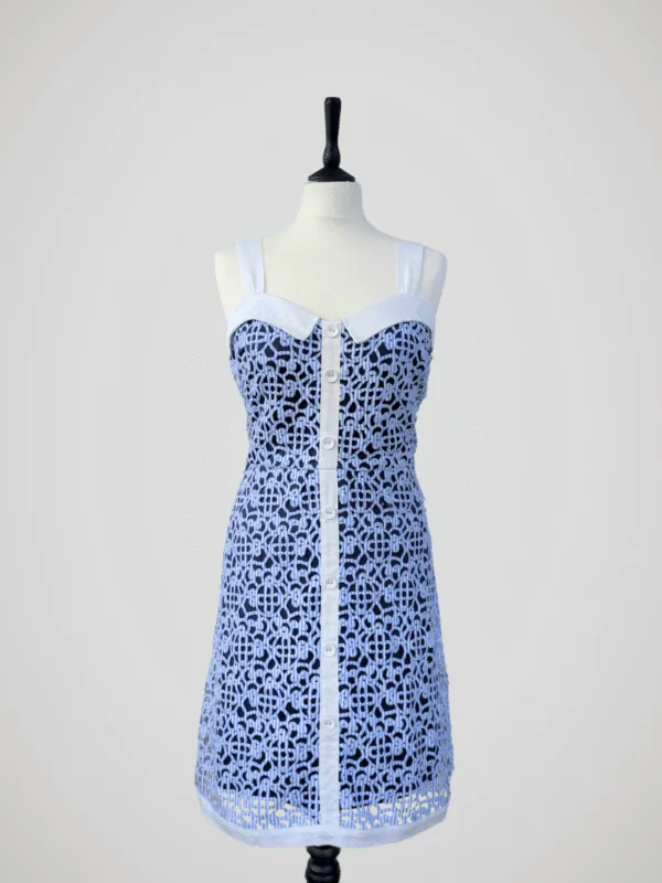 Robe bleue et blanche ajourée, marque Jus d'Orange, modèle SORBET, pour femme, taille M à L, vue de face.