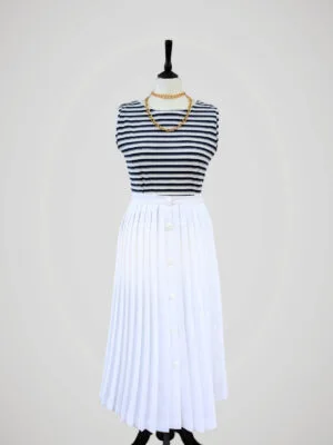 Jupe longue plissée blanche, vintage des années 80, pour femme, taille M à L, vue de face.