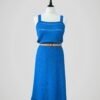 Robe d'été en maille bleue pour femme, à bretelles, vintage. Taille M à L, vue de face.