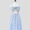 Robe d'été pour femme rayée bleue et blanche style marinière, taille XS, S à M, vue de face.